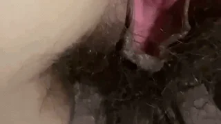 倾情演绎！她一边被操一边说“想看你们留言” 骚货直播式求操高潮喷水 封面