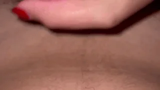 周末无聊一个人在家打飞机，边看片边撸到射满一手 封面