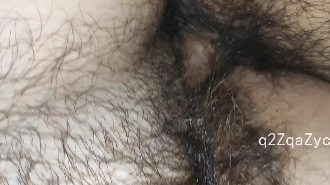 自家骚老婆在家被我操到腿软喷水彻底变成专属肉便器 封面