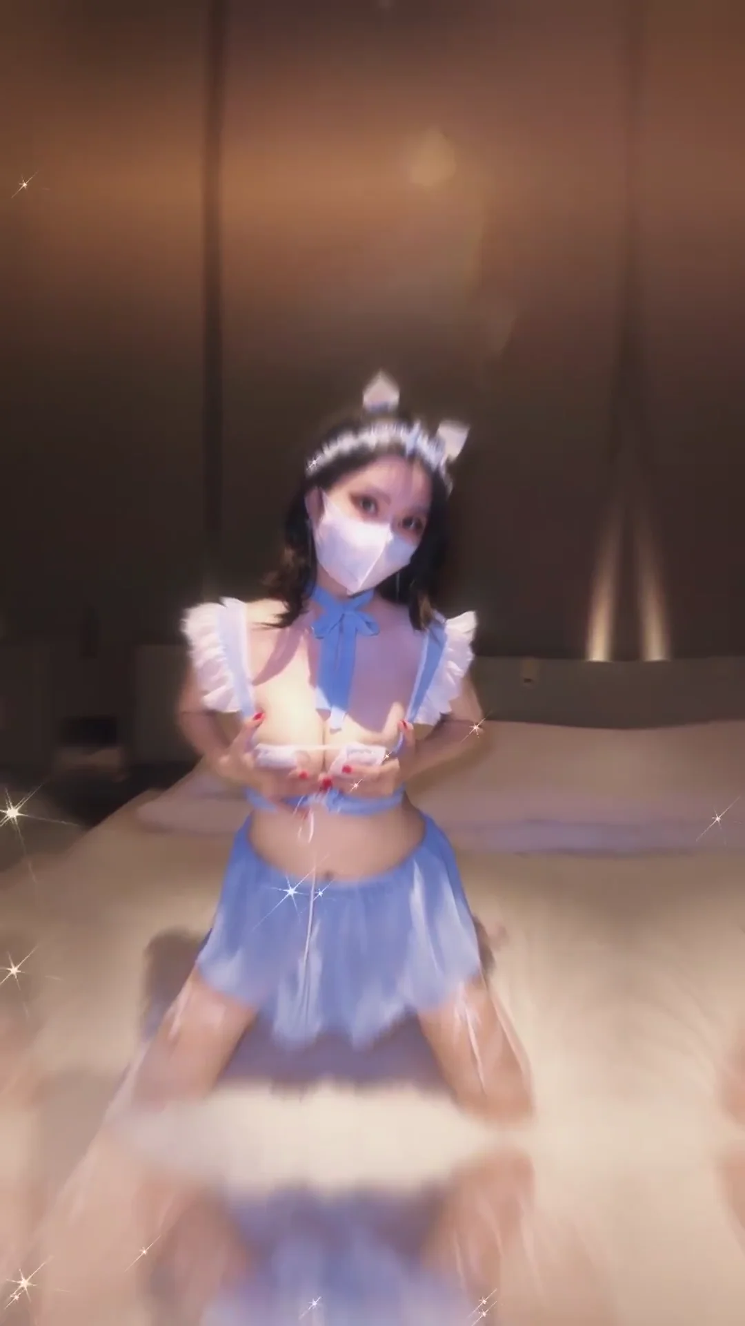 狐不妖第三期蓝色女仆 被我撕烂短裙爆操到哭喊喷水 封面