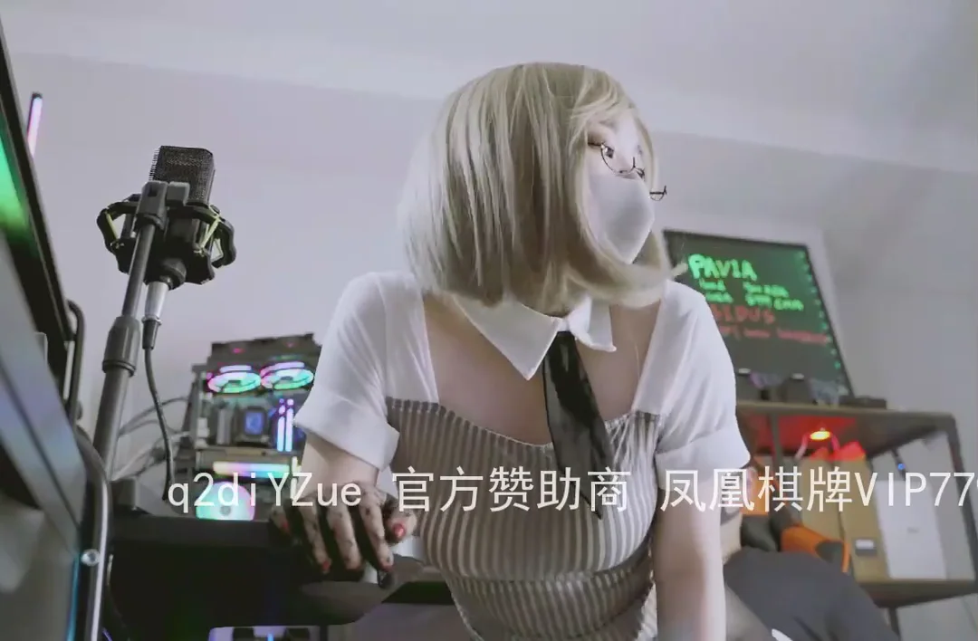 电竞酒店短发黑丝女神撕丝狂干喷水