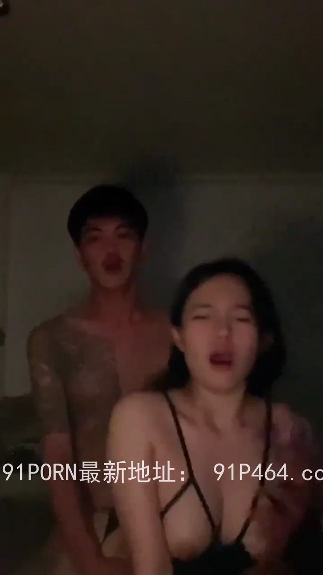 我把99年性感女友后入爆操到尖叫，双手捏爆她那对又大又弹的奶子 封面