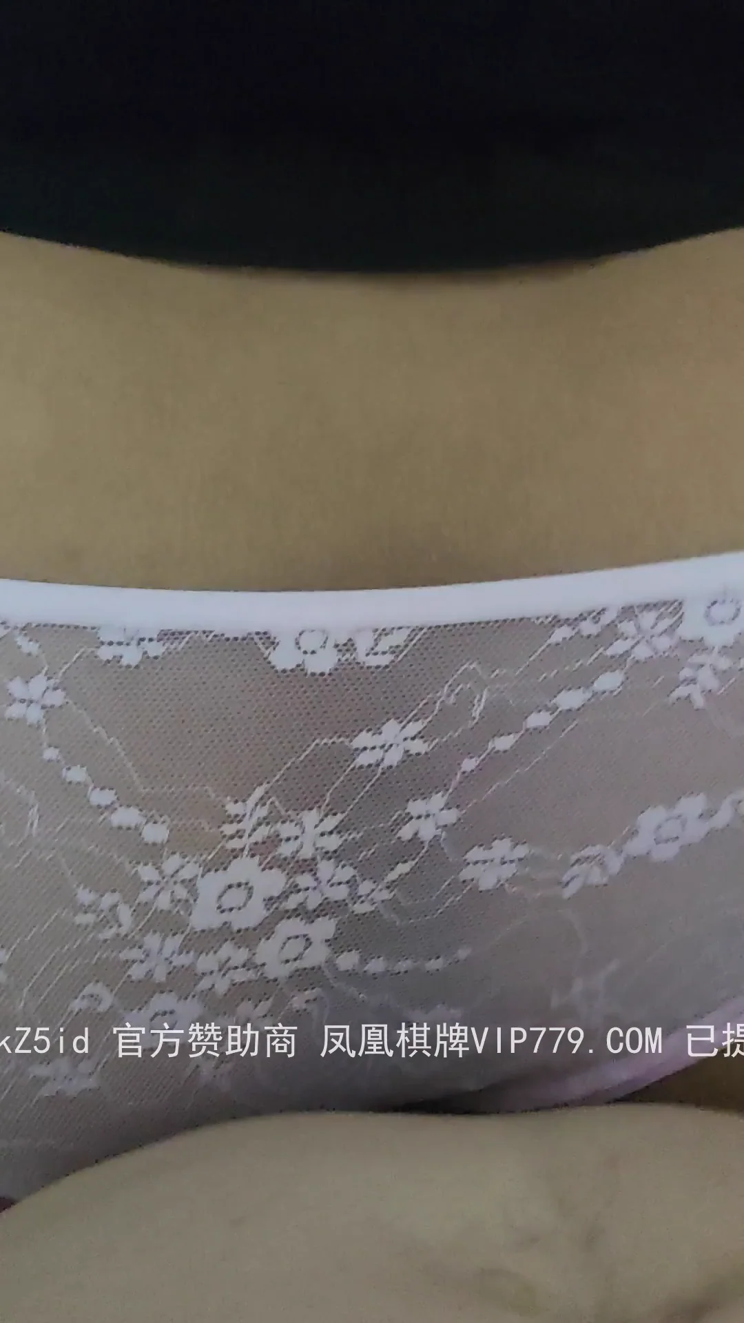 我把小母狗栓着狗链跪舔后入操到摇尾喷水哭求内射 封面