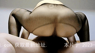 【渔网露乳极致诱惑】我穿着黑丝渔网把大奶完全露出来骚浪自摸 封面