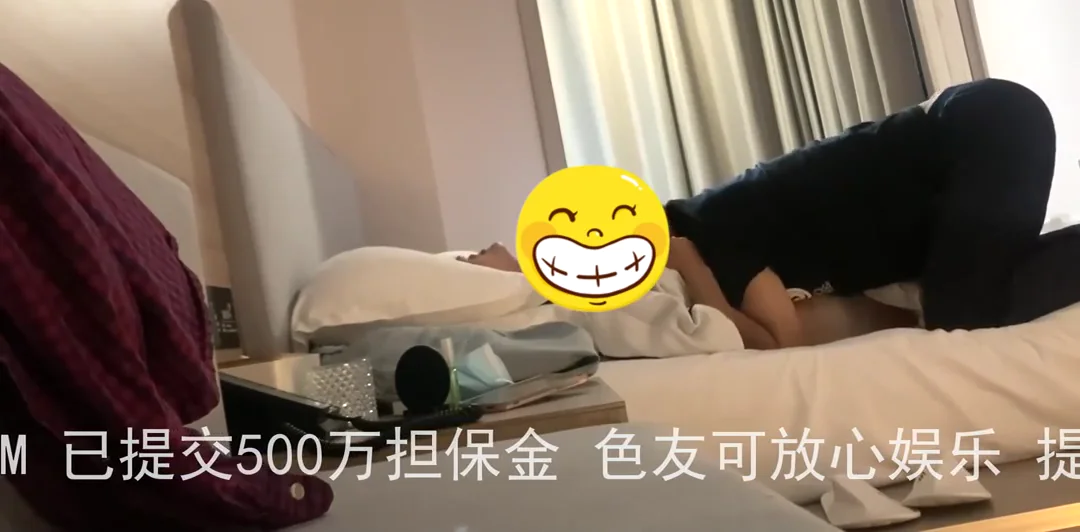 性感女记者的独家采访