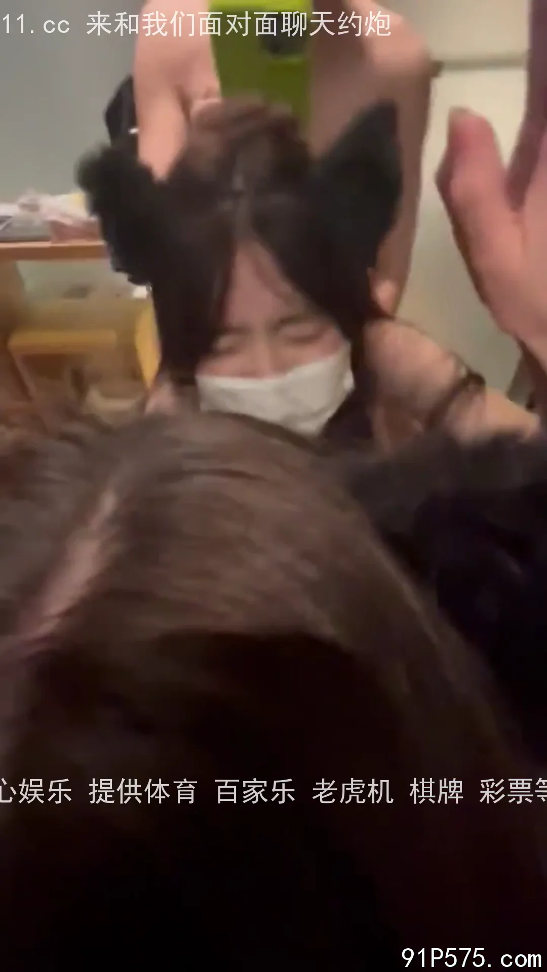 漫展学妹压在身下反操 颜值还蛮高~