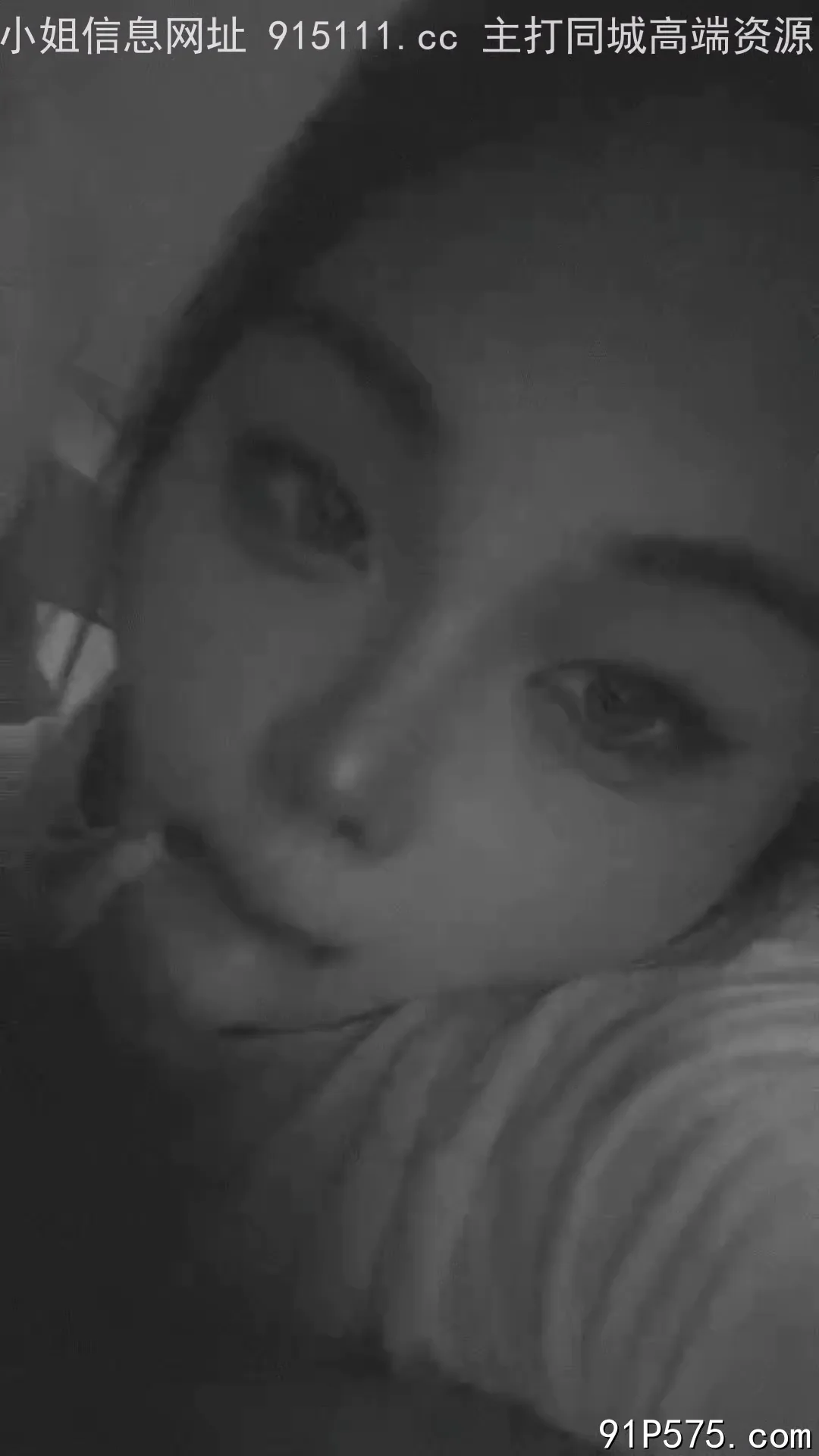 骚妻美腿黑丝舔脚