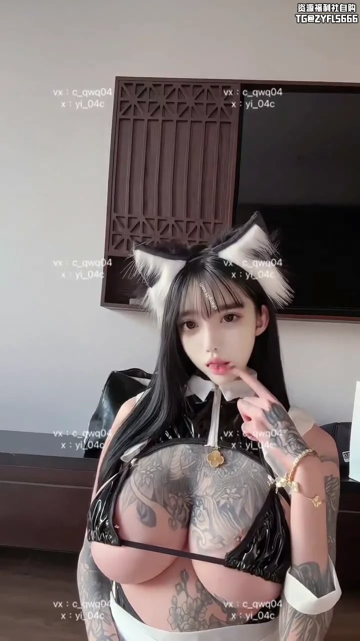祎祎Vixen巨乳反差婊核弹奶被符文小母狗狂操喷奶 封面