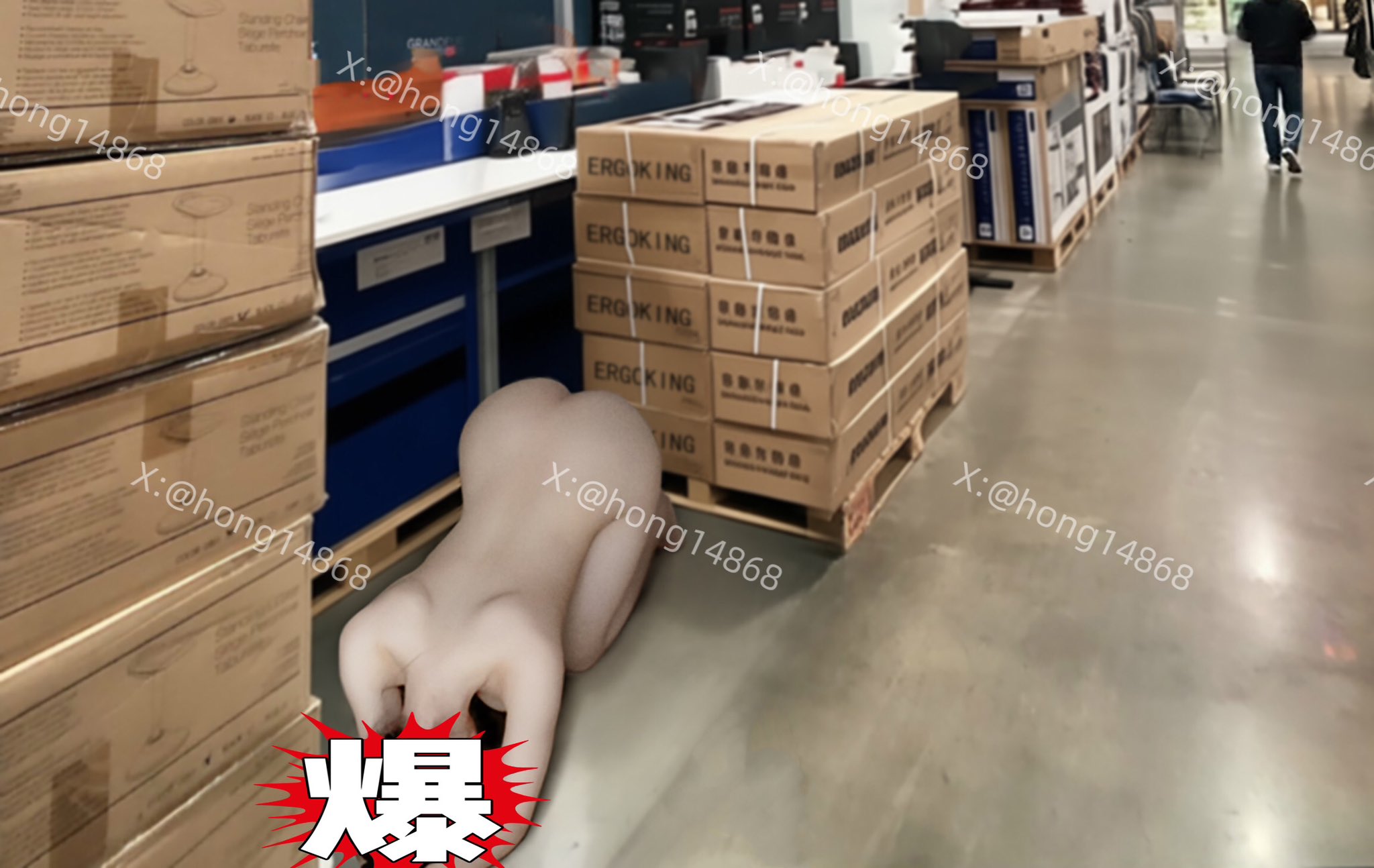 白衣天使变身公共露出狂！机场珠串+楼梯跪撅，一秒路人围观直接社死边缘
