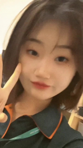 清纯女友白天上班晚上3P 封面