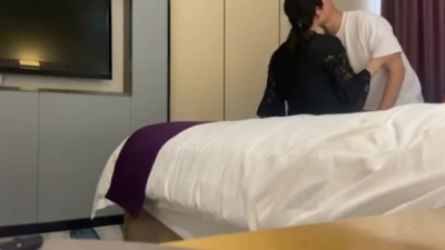 春日熟女阿姨偷情欲火难耐 封面